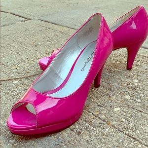 Bandolino pink heels size 5.5